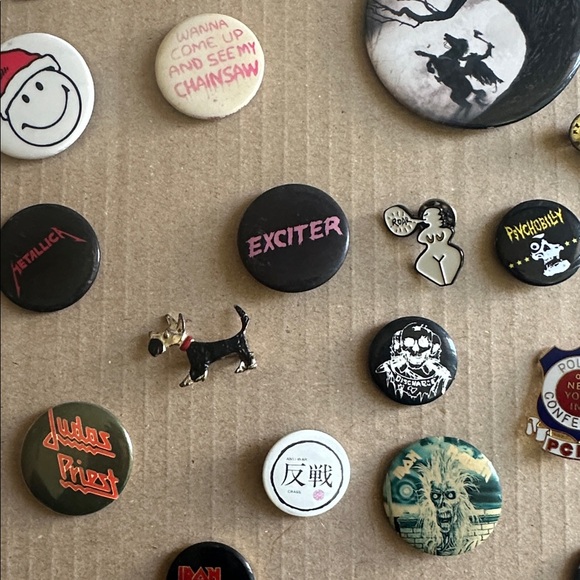 Assorted Graphic bundle  Pins Collection - Picture 12 of 13